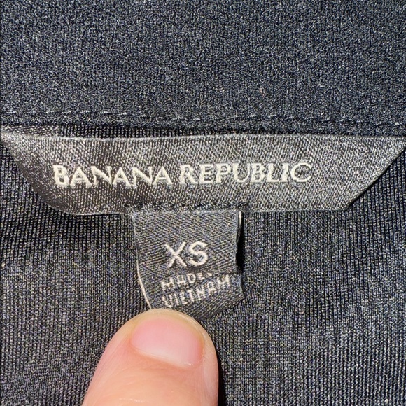 Banana Republic Elegant Black Long Sleeve Tee - Picture 2 of 3
